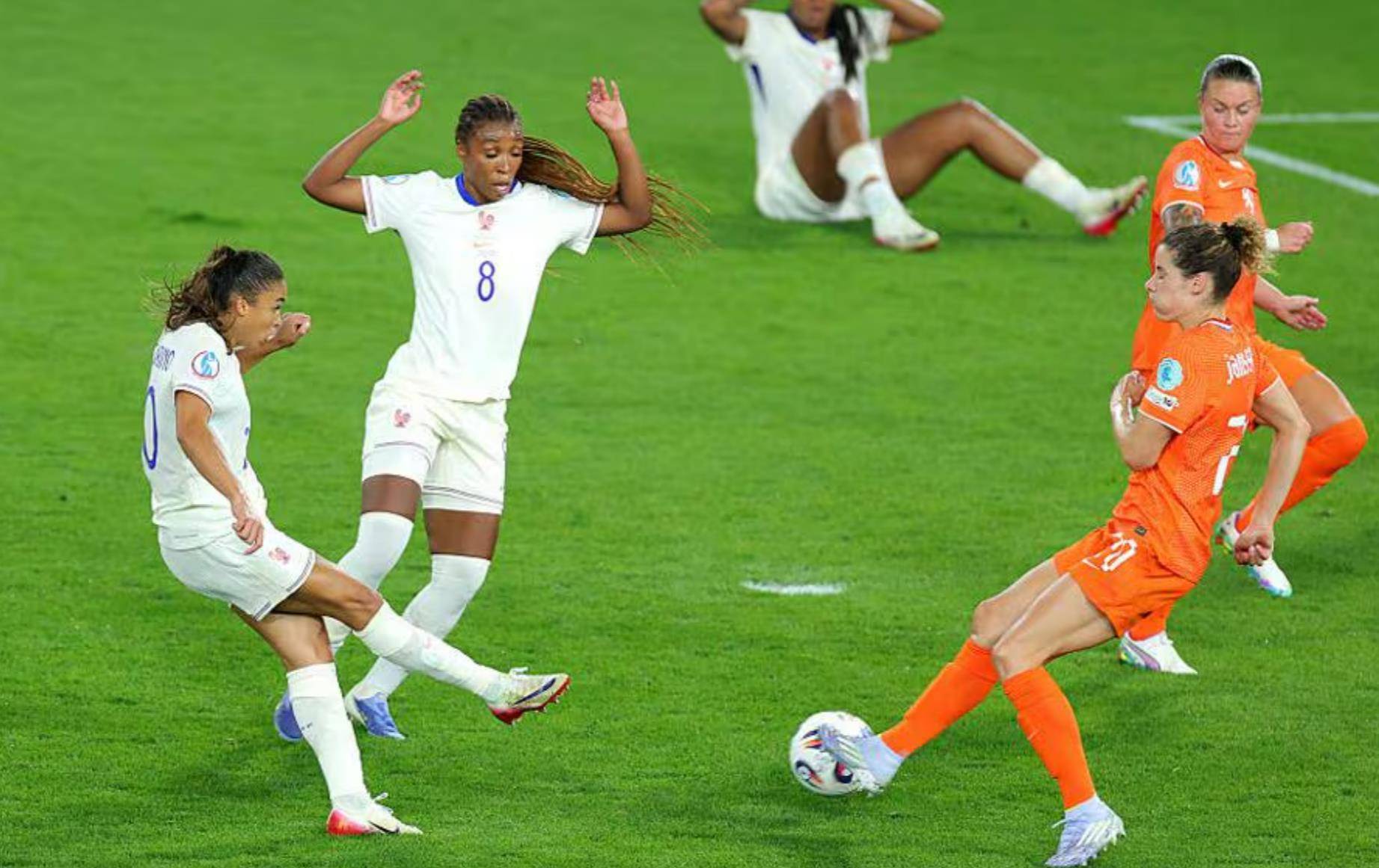 开云-法国队不断突破！，穆古鲁扎连续七场比赛得分超过爆冷再创辉煌时刻的简单介绍